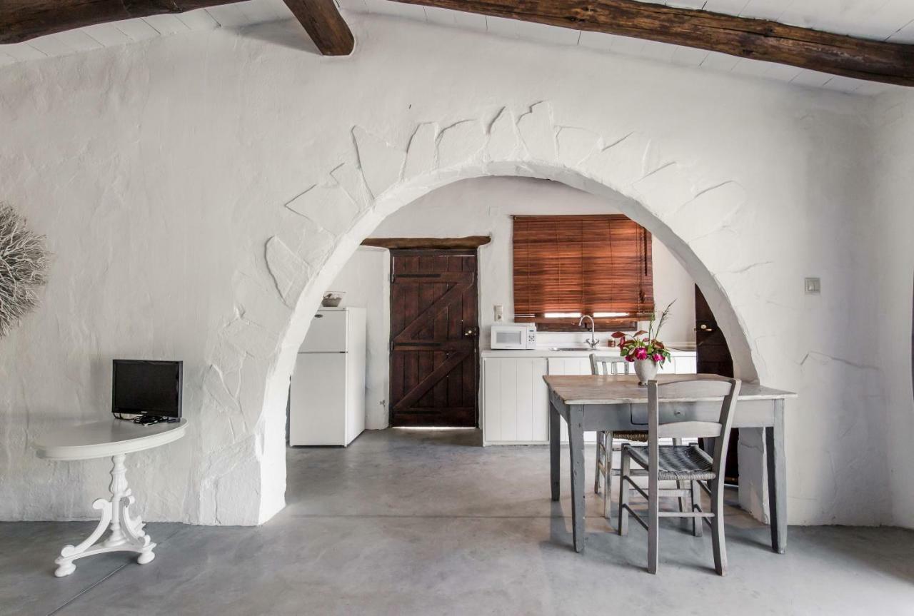 Monastery Estate Guesthouse スーギア エクステリア 写真