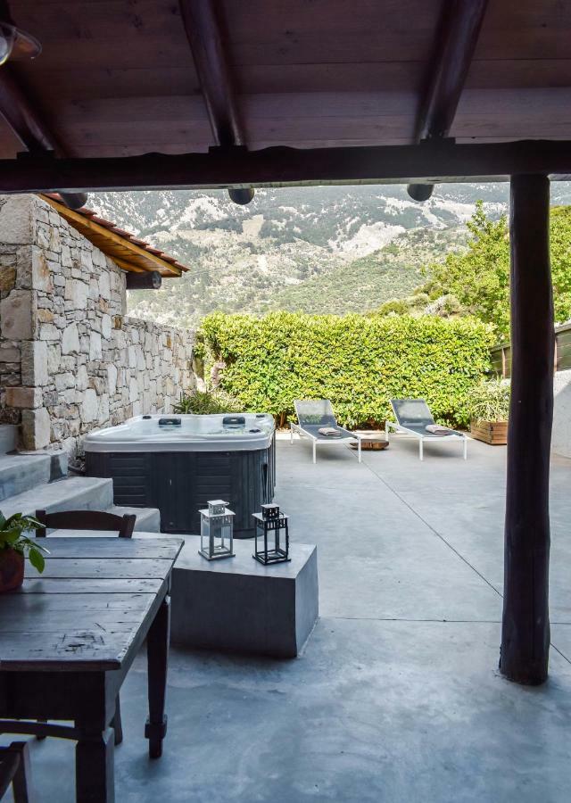 Monastery Estate Guesthouse スーギア エクステリア 写真