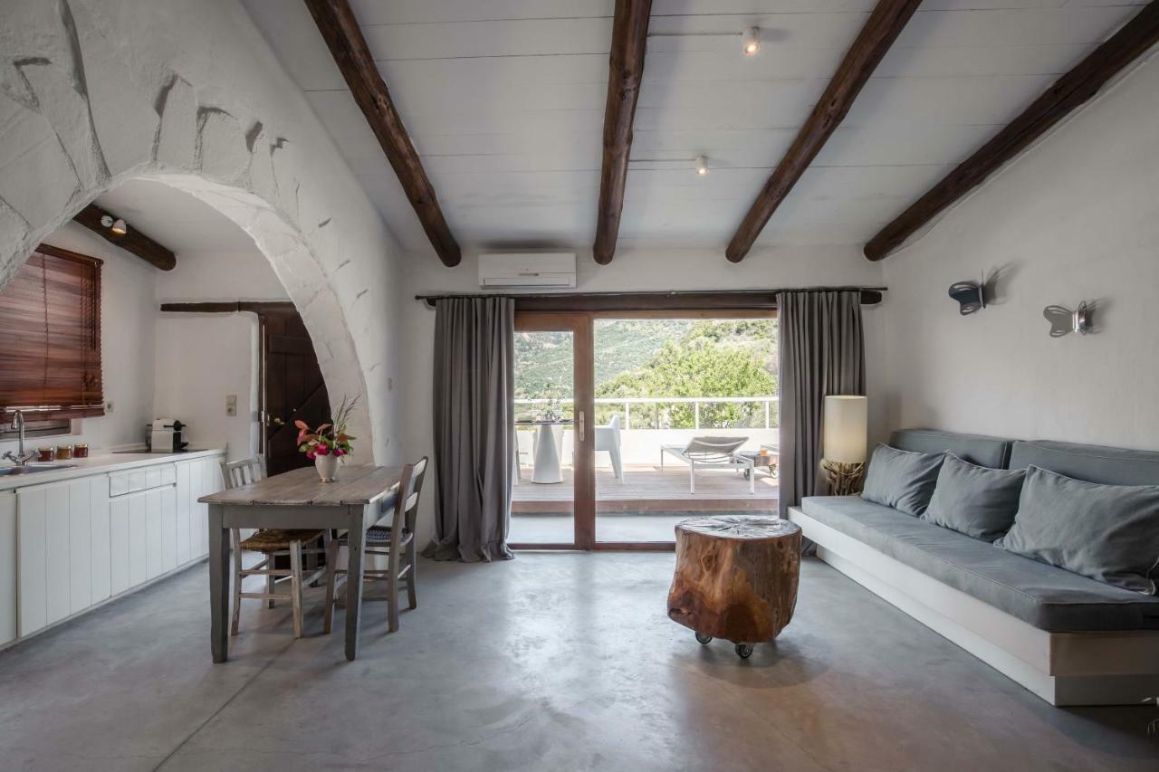 Monastery Estate Guesthouse スーギア エクステリア 写真
