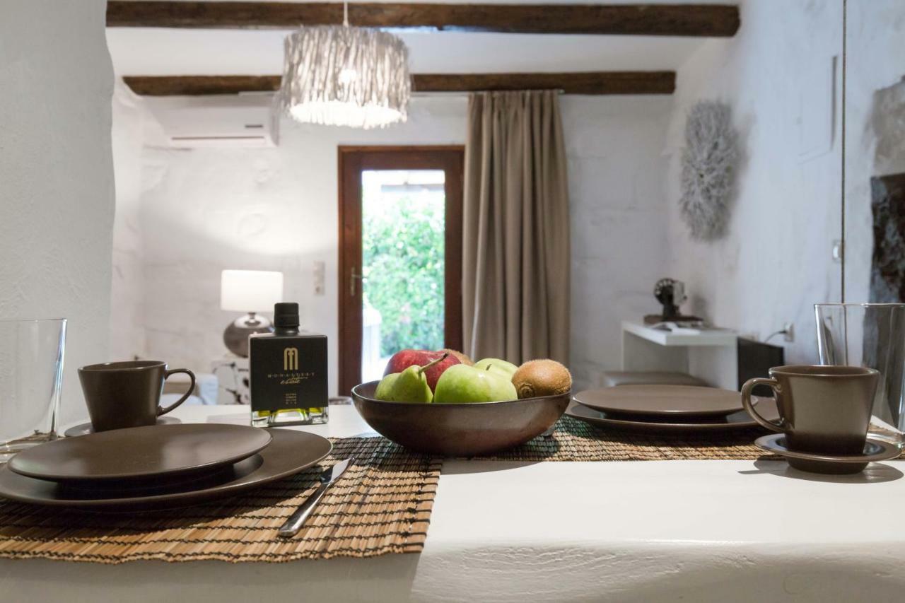 Monastery Estate Guesthouse スーギア エクステリア 写真
