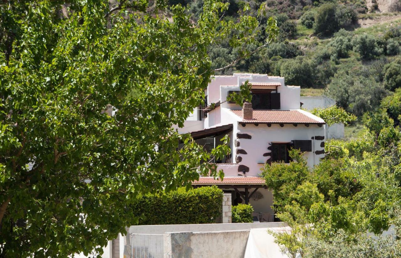 Monastery Estate Guesthouse スーギア エクステリア 写真